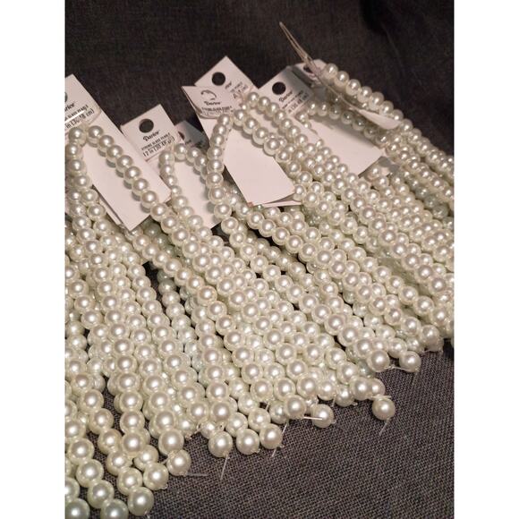Darice Brand 8mm Strung Glass Pearls 3.5LB Lot - Picture 1 of 5